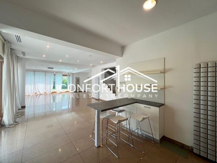 Duplex cu 5 camere cu Piscina în Iancu Nicolae