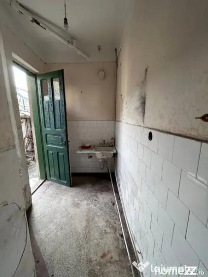 Casă cu 4 camere cu Teren 160 Mp în Școlilor