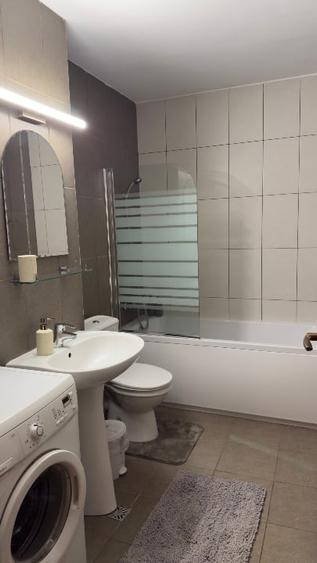Apartament cu 2 camere decomandat, mobilat în Central