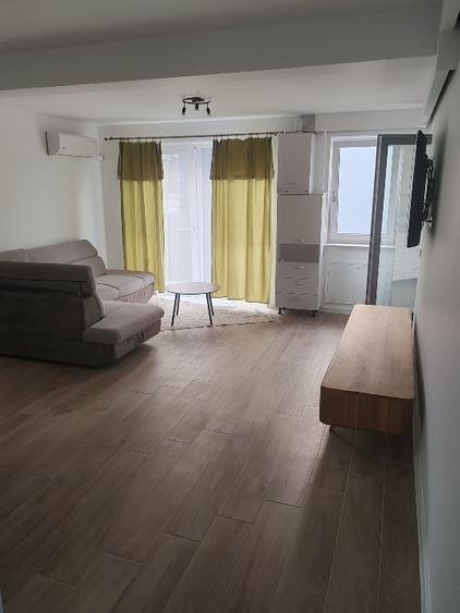 Apartament cu 3 camere decomandat, mobilat în Gruia