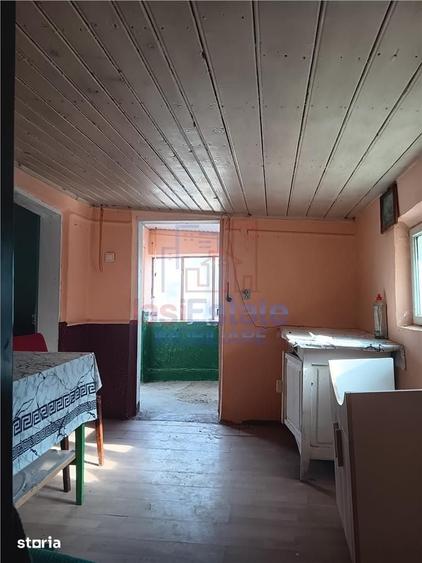 Vorovesti str Principala TEREN 1200mp cu CASA batraneasca 64mp toate u - 10