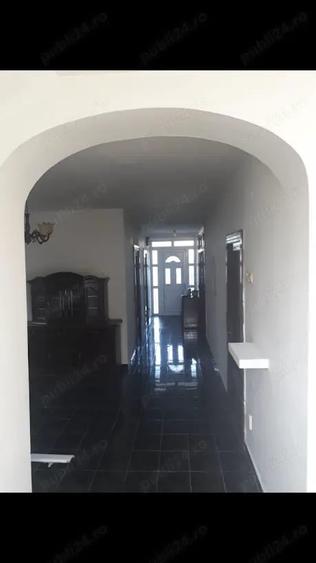 Casă cu 6 camere în Central