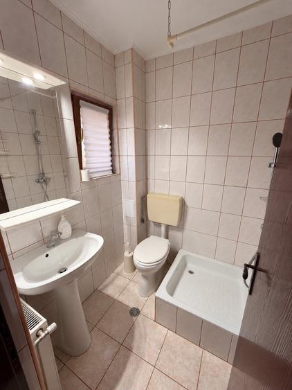 Duplex cu 4 camere cu Canalizare în Europa