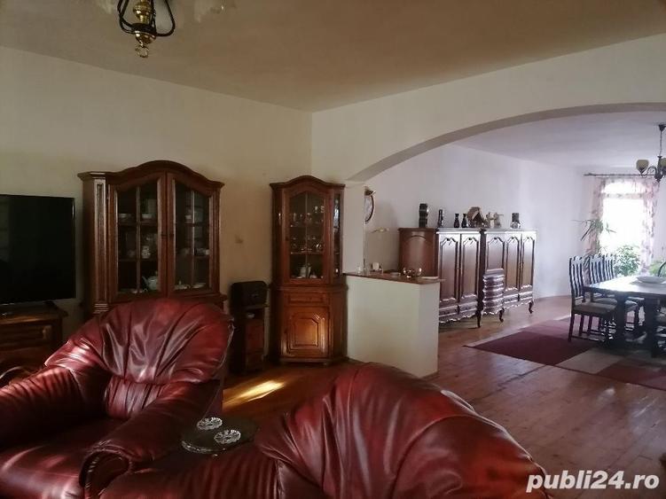 Casă cu 5 camere cu Teren 2100 Mp în Deta