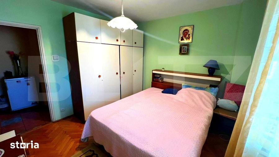 Apartament cu 4 camere decomandat în Central