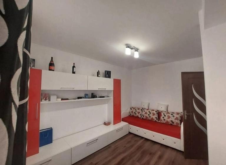 Apartament cu 2 camere decomandat în Rusu de Jos