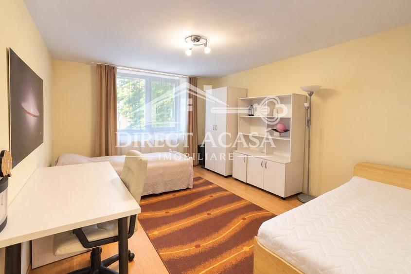 Apartament cu 3 camere decomandat în 7 Noiembrie