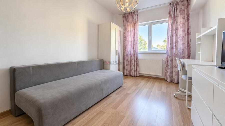 Apartament cu 3 camere decomandat, mobilat în Ozana