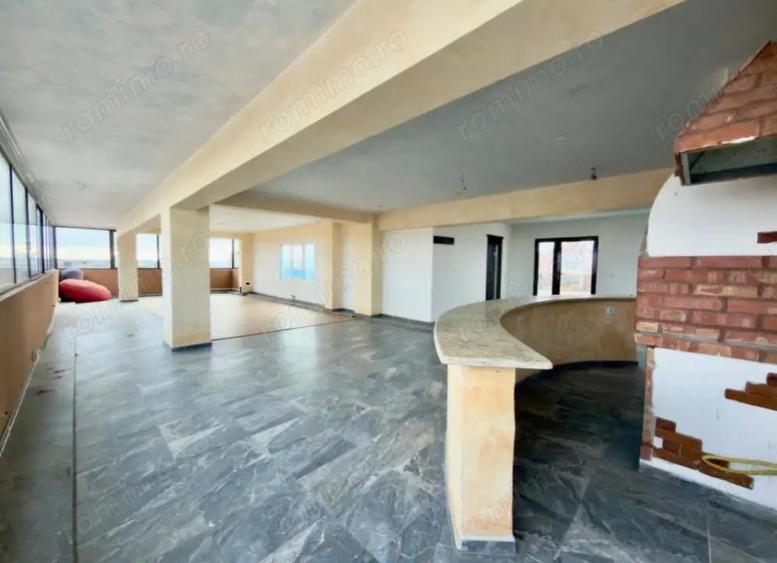 Apartament cu 5 camere decomandat în Central