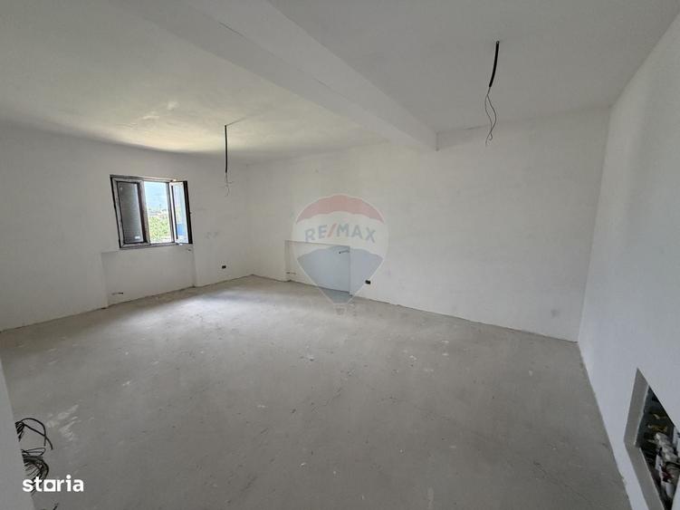 Casă cu 4 camere în Lămotești