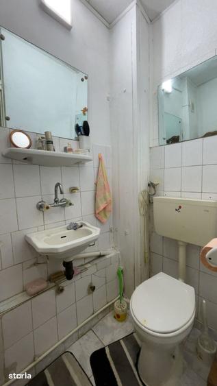 Apartament cu 3 camere semidecomandat în Central