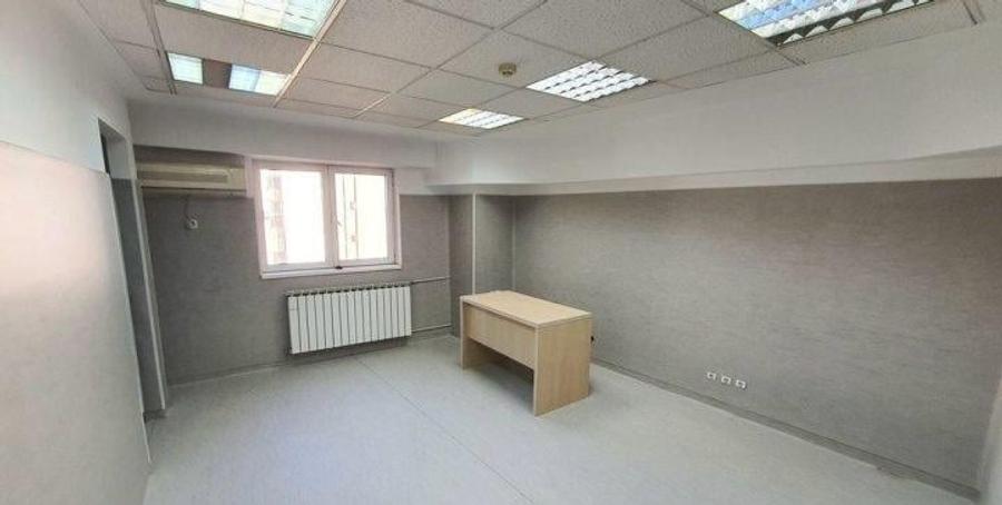Spațiu comercial, de 525 mp, în P-ța Unirii