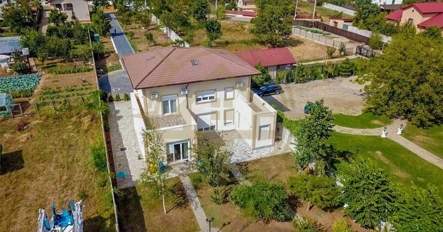 Casă cu 7 camere cu Piscina în Corbeanca