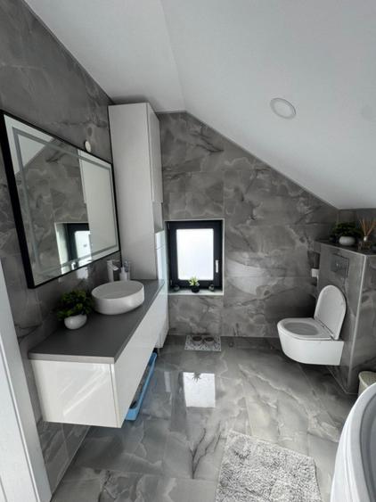 Casă cu 5 camere cu Teren 929 Mp în Central