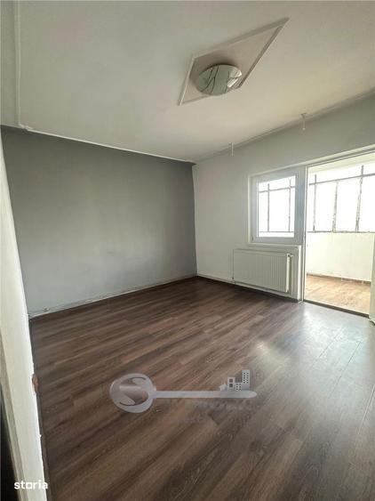 Apartament cu 2 camere decomandat în Podul de Fier