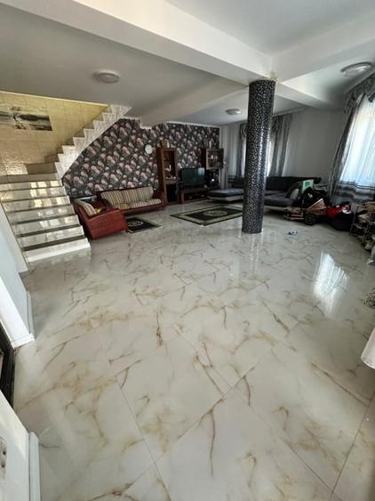 Casă individuală cu 5 camere cu Canalizare în Brătianu