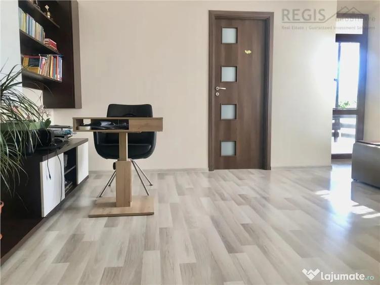 Apartament cu 3 camere decomandat în Tractorul
