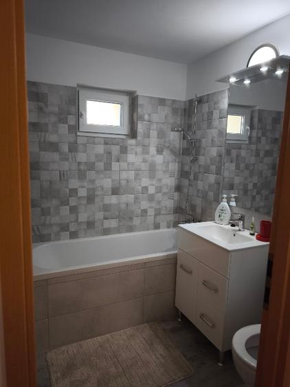 Apartament cu 2 camere semidecomandat, mobilat în Brâncoveanu