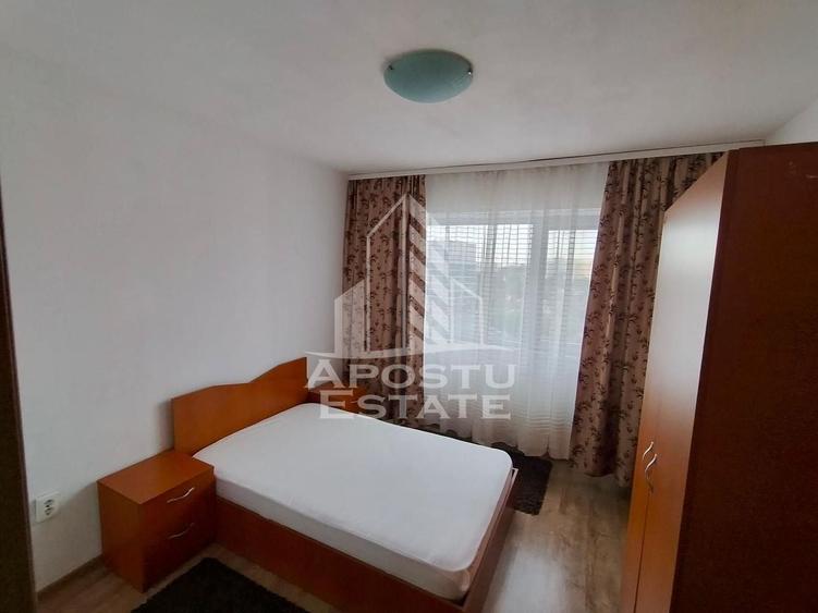 Apartament cu 3 camere decomandat, mobilat în Circumvalațiunii