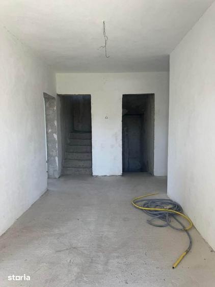 Casă cu 6 camere cu Teren 900 Mp în Central