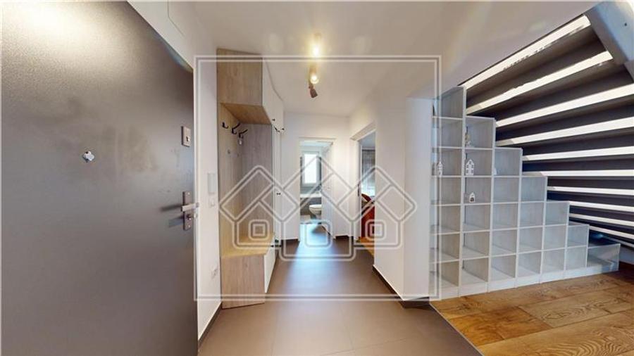 Apartament cu 4 camere decomandat în Șelimbăr