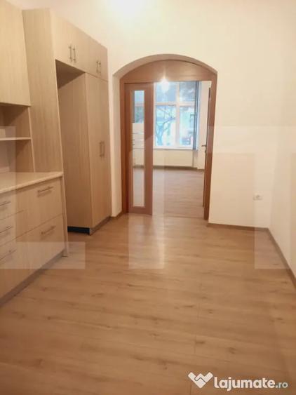 Apartament cu 8 camere nedecomandat în Iosefin