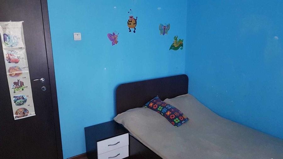 Apartament cu 3 camere semidecomandat în Micro 3
