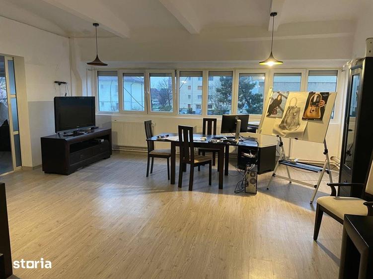 Spațiu comercial, de 981 mp, în Central