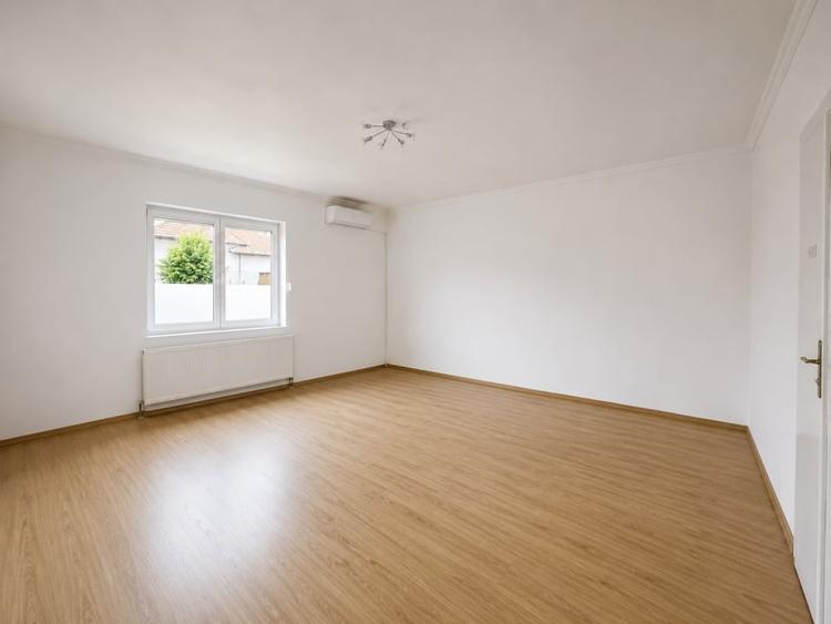 Casă individuală cu 4 camere cu Teren 430 Mp în Cetate
