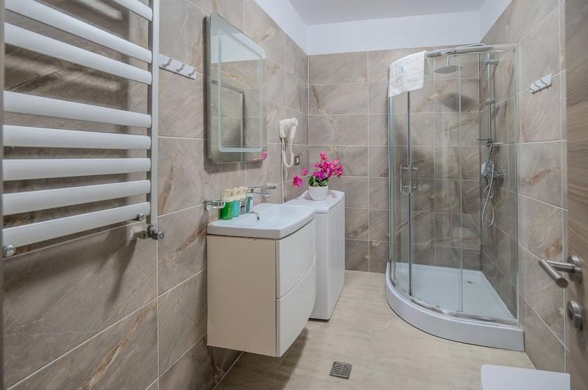 Apartament cu 2 camere decomandat în Mamaia-Sat