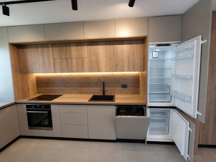 Apartament cu 2 camere semidecomandat în Tractorul