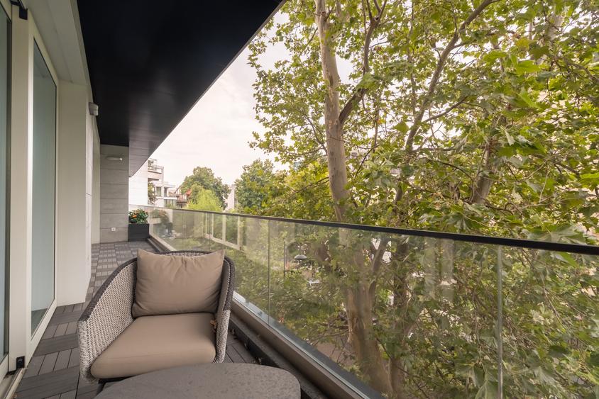 Apartament cu 4 camere decomandat în Dorobanți
