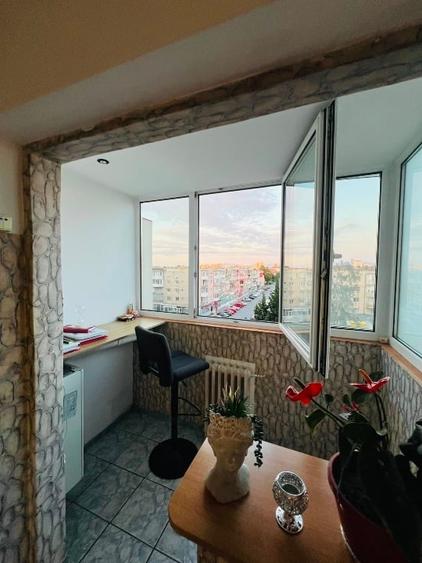Apartament cu 2 camere decomandat, mobilat în Tractorul