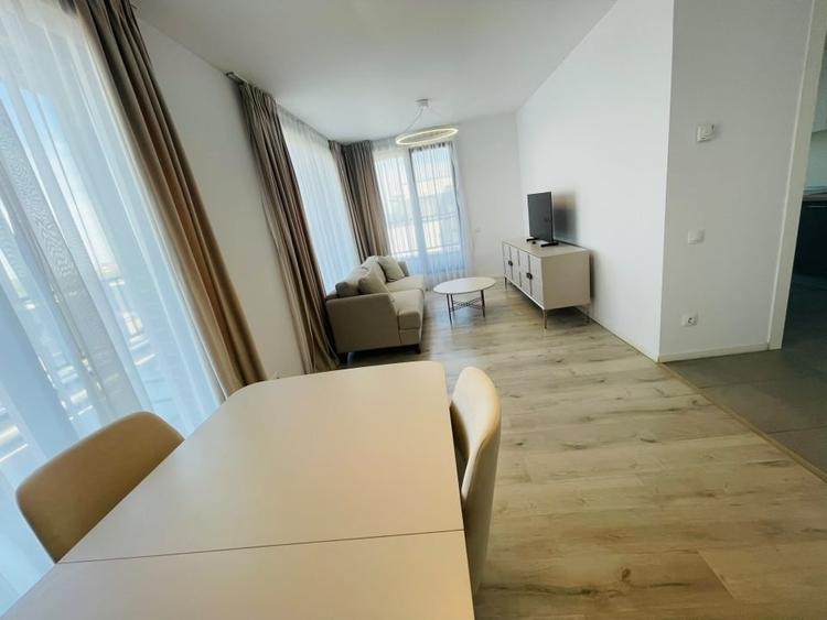 Apartament cu 2 camere semidecomandat, mobilat în Pipera