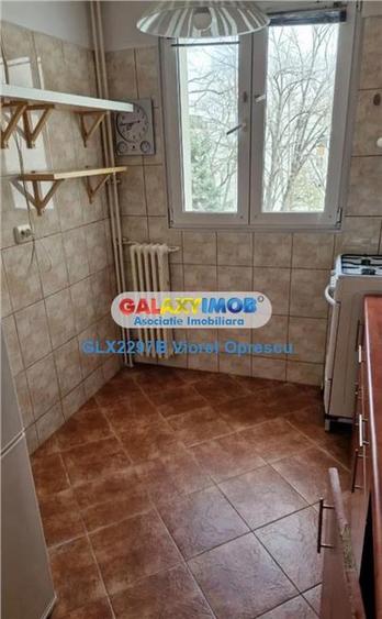 Apartament cu 4 camere semidecomandat în Titan