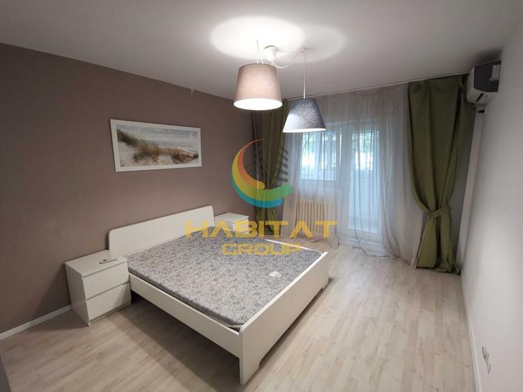 Apartament cu 3 camere semidecomandat, mobilat în Văcăresti