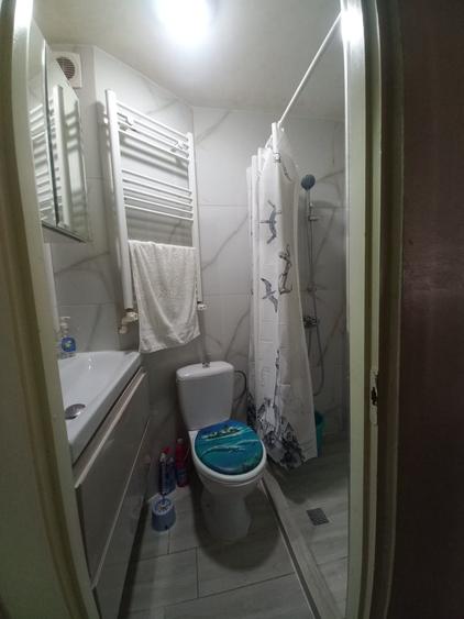 Apartament cu 2 camere semidecomandat, mobilat în Târgu Ocna