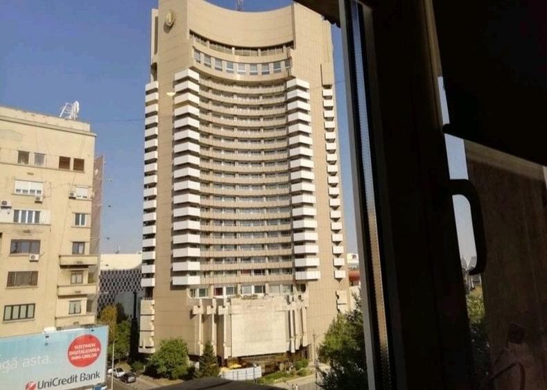Apartament cu 3 camere decomandat, mobilat în Universitate