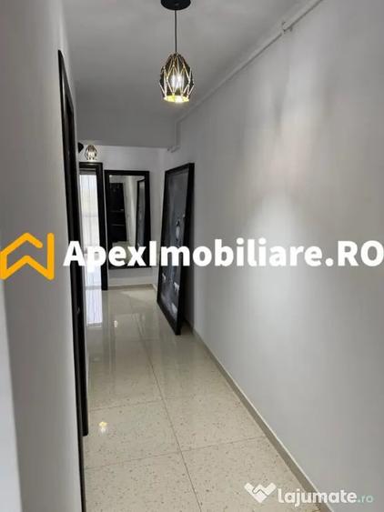 Apartament cu 4 camere decomandat în Titan
