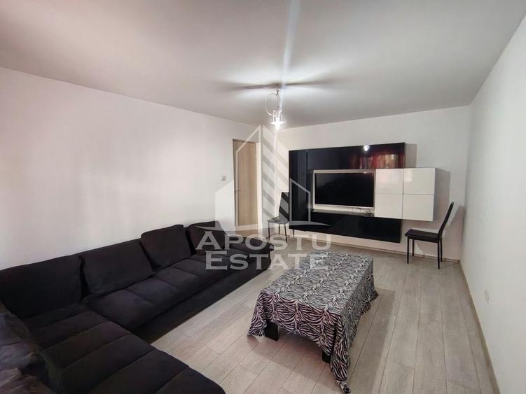 Apartament cu 3 camere decomandat, mobilat în Fabric