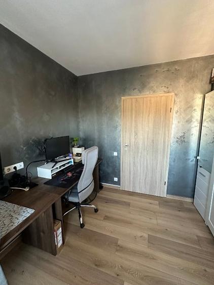 Apartament cu 3 camere semidecomandat, mobilat în UMT
