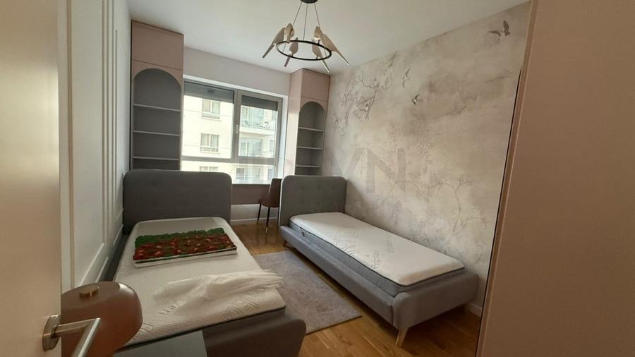 Apartament cu 3 camere decomandat, mobilat în 1 Mai
