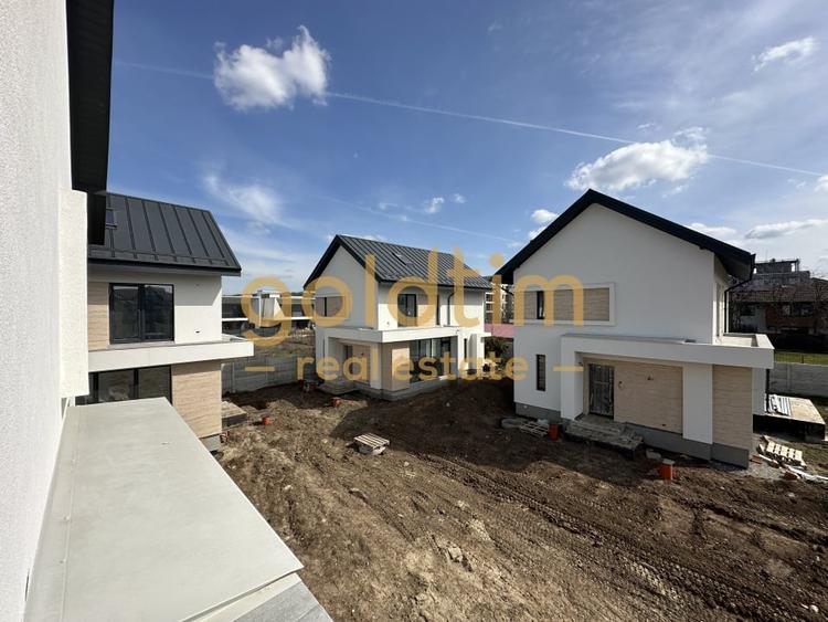 Casă individuală cu 5 camere cu Canalizare în Pipera
