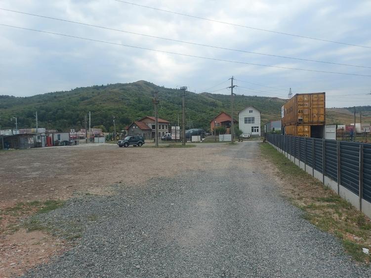 Teren de 7500 mp, în Tomești