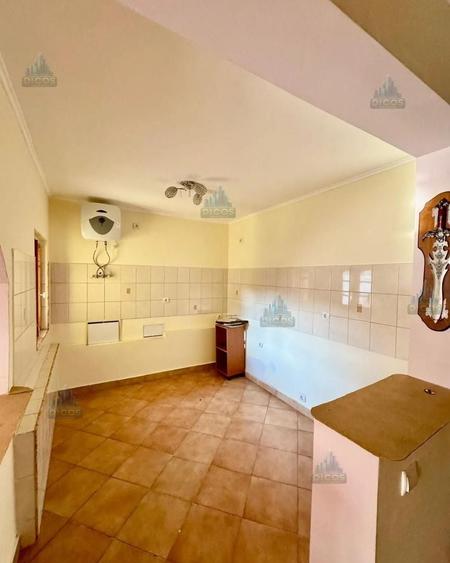 Casă individuală cu 5 camere cu Canalizare în Frătești