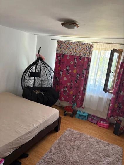 Casă cu 4 camere în Mândrești-Munteni
