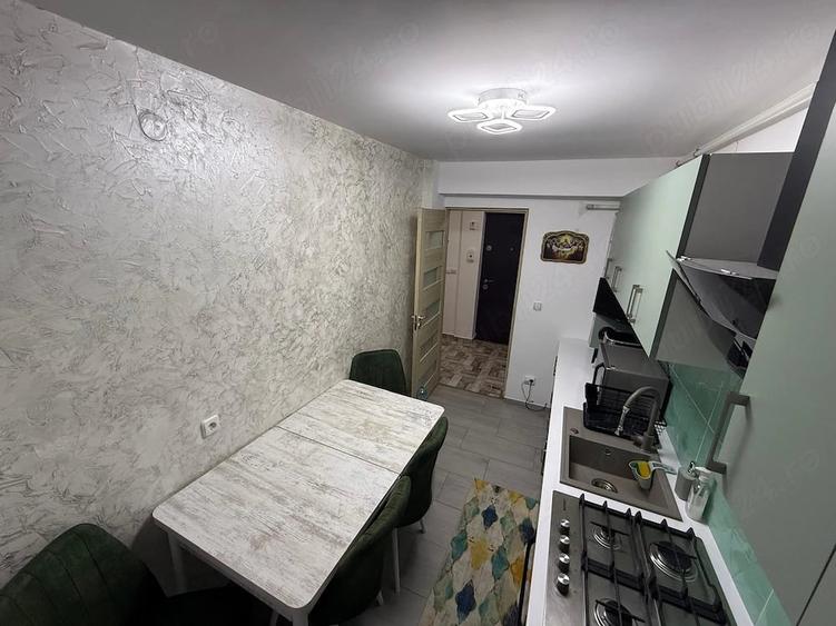 Apartament cu 3 camere decomandat în Central