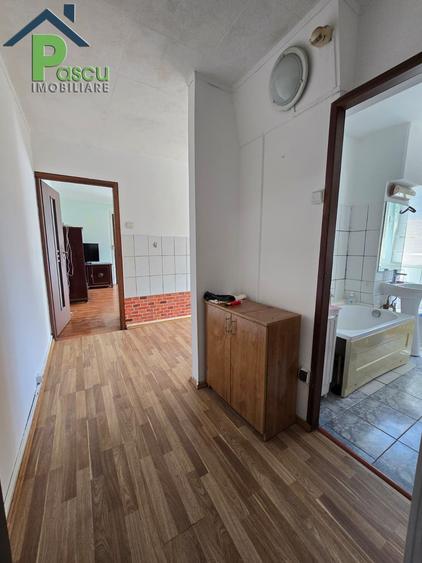 Apartament cu 2 camere semidecomandat în Eroii Revoluției