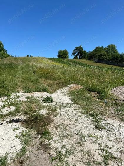Teren de 696 mp, în Răcăștia