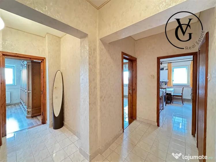 Apartament cu 2 camere decomandat în